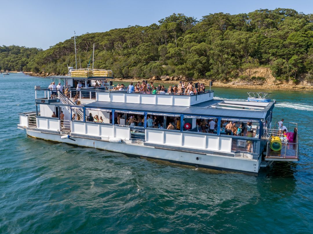 Le Bleu Boat Hire Sydney - Side View