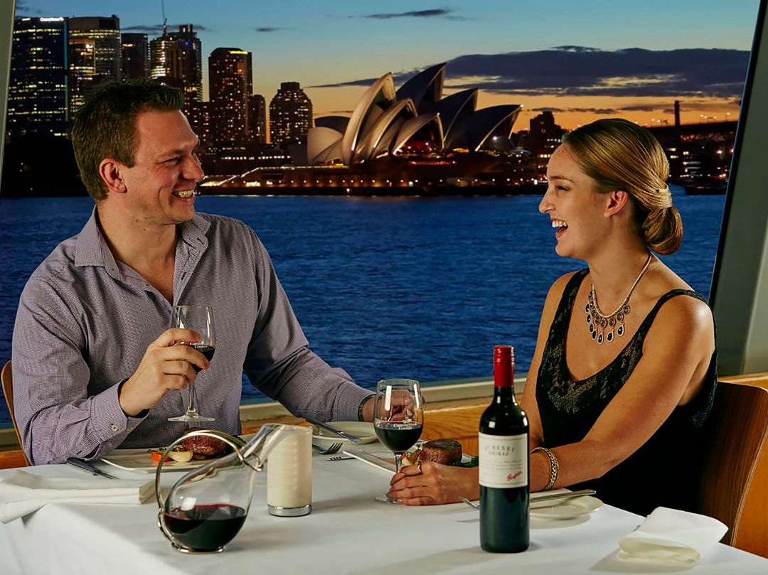 Dinner Cruise Sydney - Romantic dinner cruise on Sydney Harbour