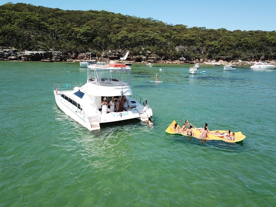 Cloud 9 Boat Hire - Boat with Lily Pad